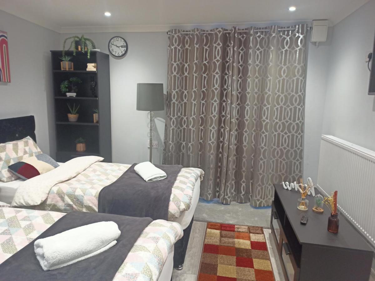 Homey Studio In Newport Perfect For Couples & Travelers Kültér fotó