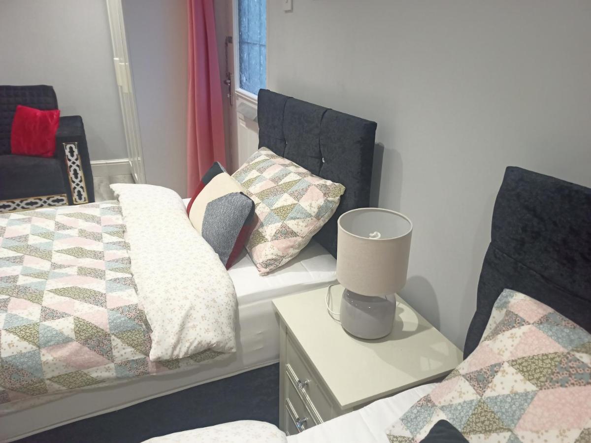 Homey Studio In Newport Perfect For Couples & Travelers Kültér fotó