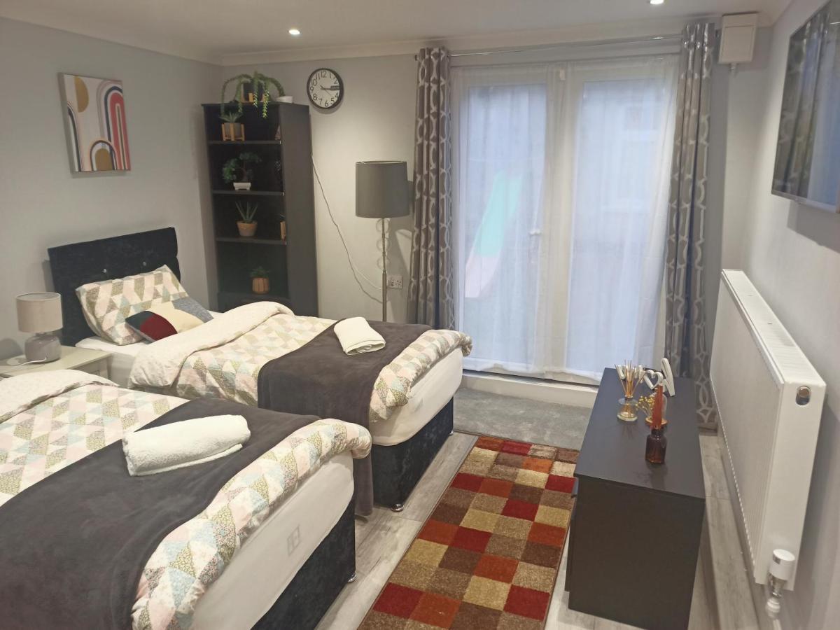 Homey Studio In Newport Perfect For Couples & Travelers Kültér fotó