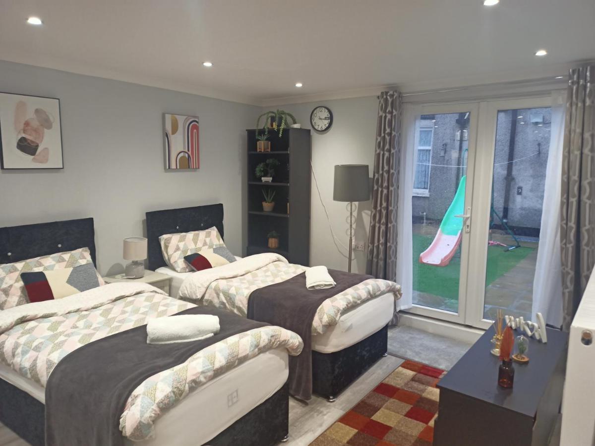 Homey Studio In Newport Perfect For Couples & Travelers Kültér fotó