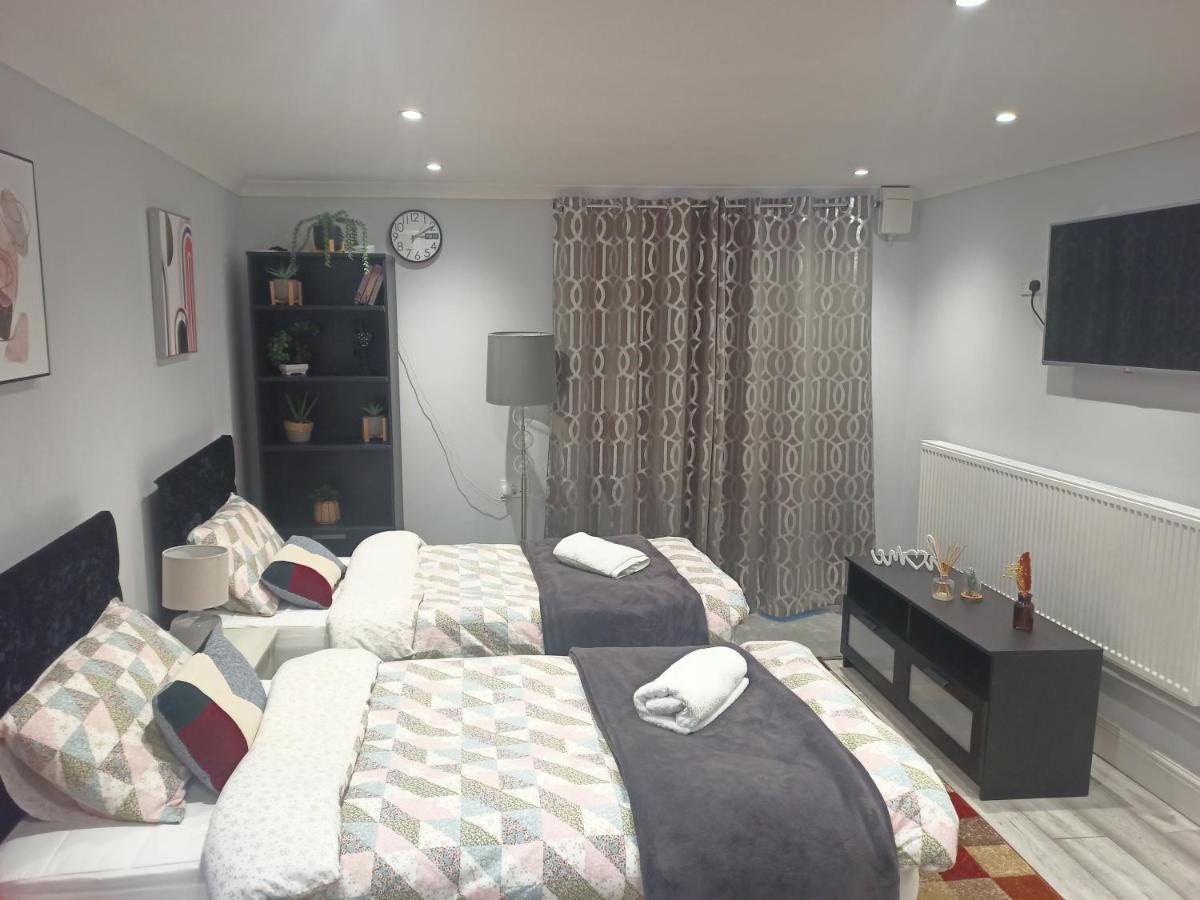 Homey Studio In Newport Perfect For Couples & Travelers Kültér fotó