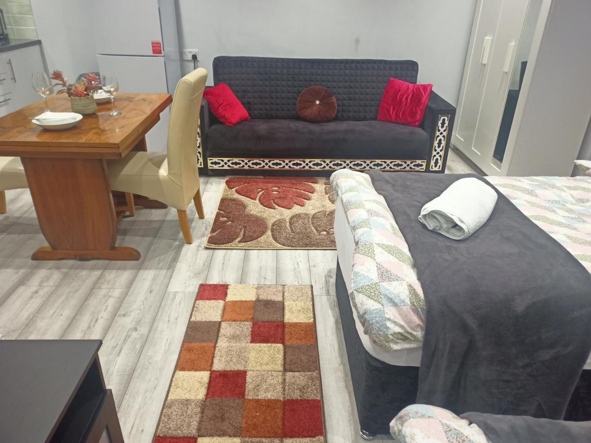 Homey Studio In Newport Perfect For Couples & Travelers Kültér fotó