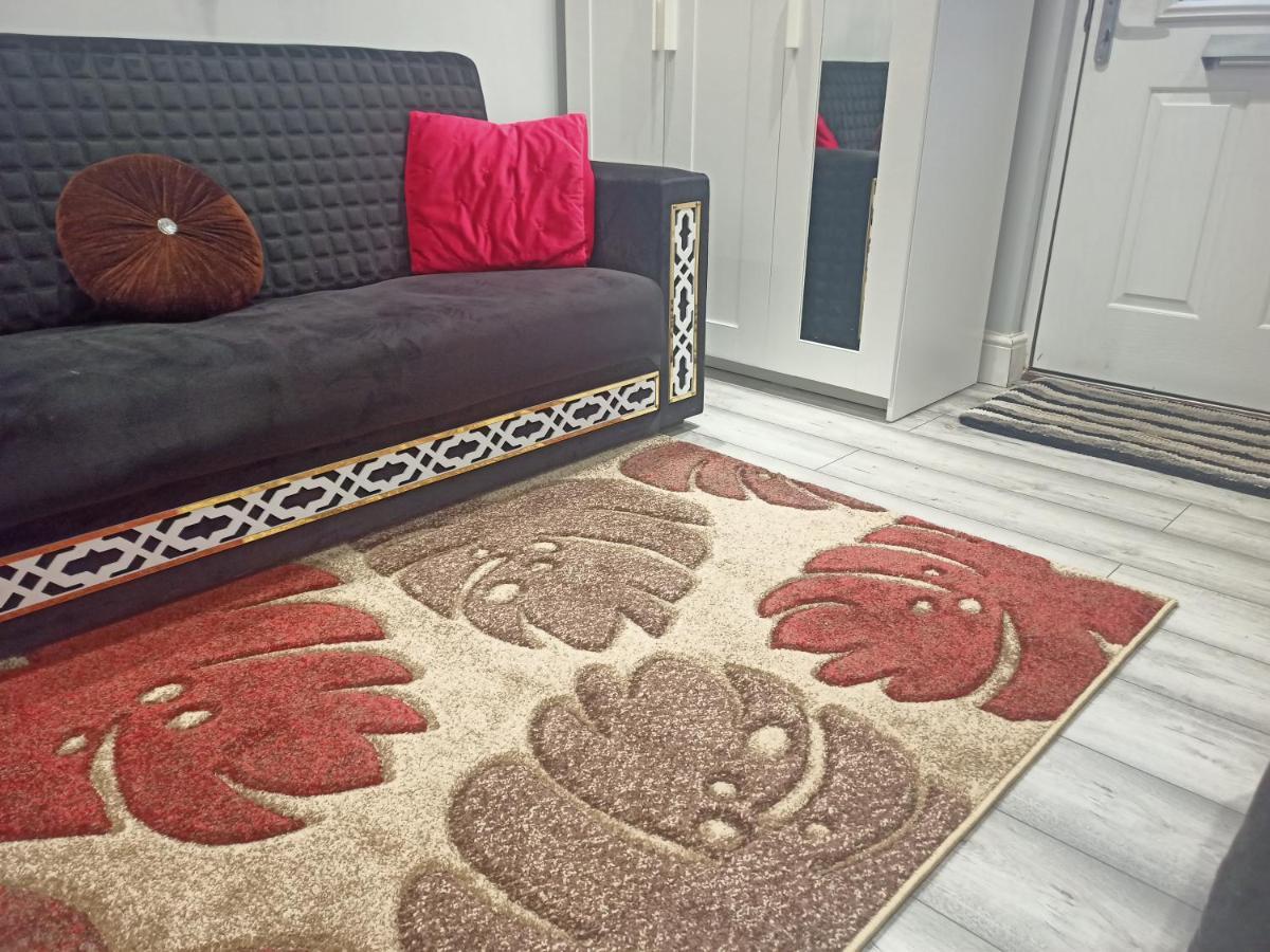 Homey Studio In Newport Perfect For Couples & Travelers Kültér fotó